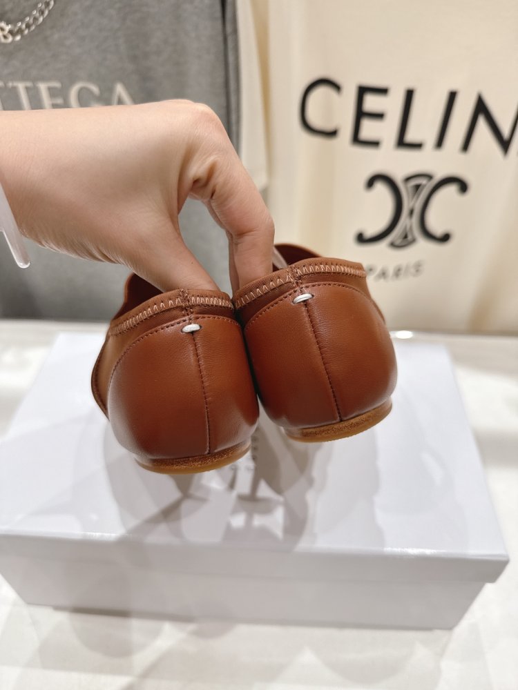 Балетки tabi с раздвоенным носком фото 8