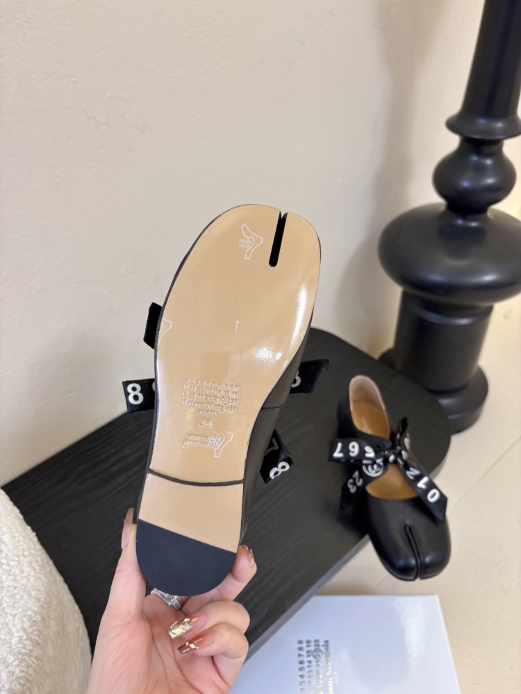 Балетки tabi с раздвоенным носком фото 9