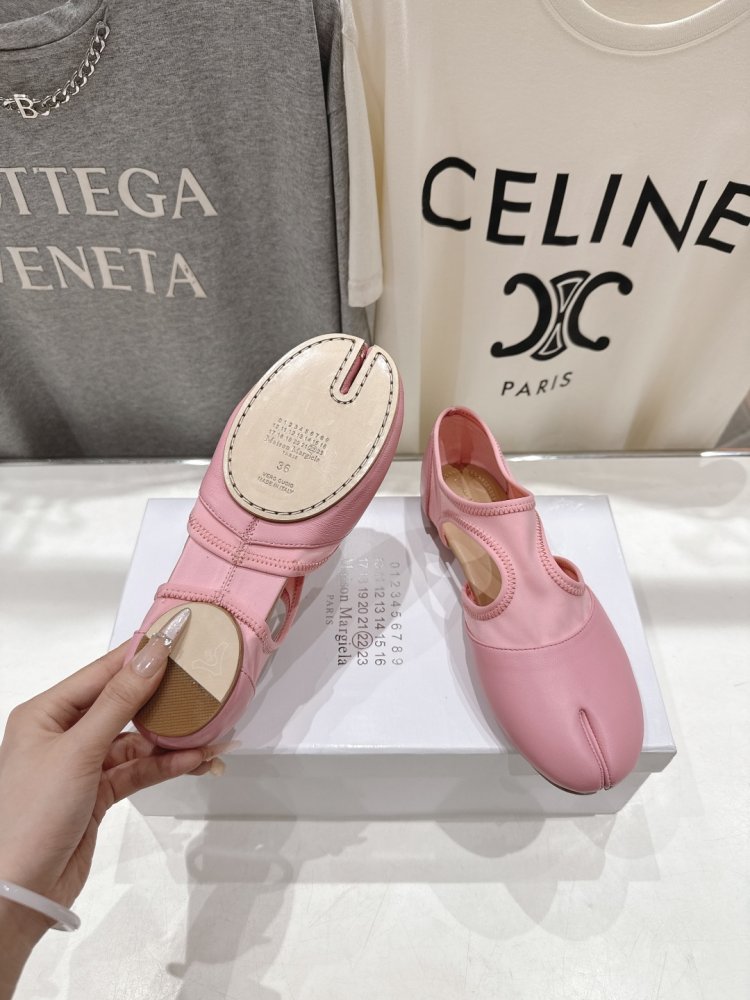 Балетки tabi с раздвоенным носком фото 9