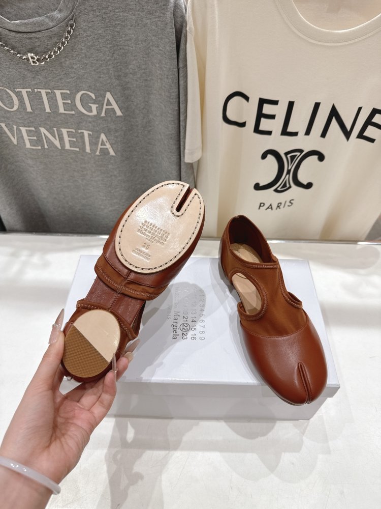 Балетки tabi с раздвоенным носком фото 9