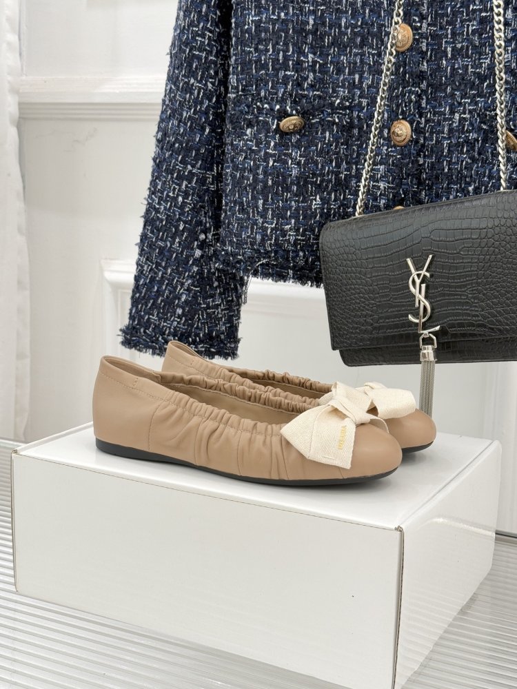 Ballet shoes