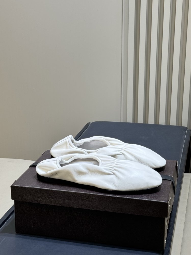 Ballet shoes