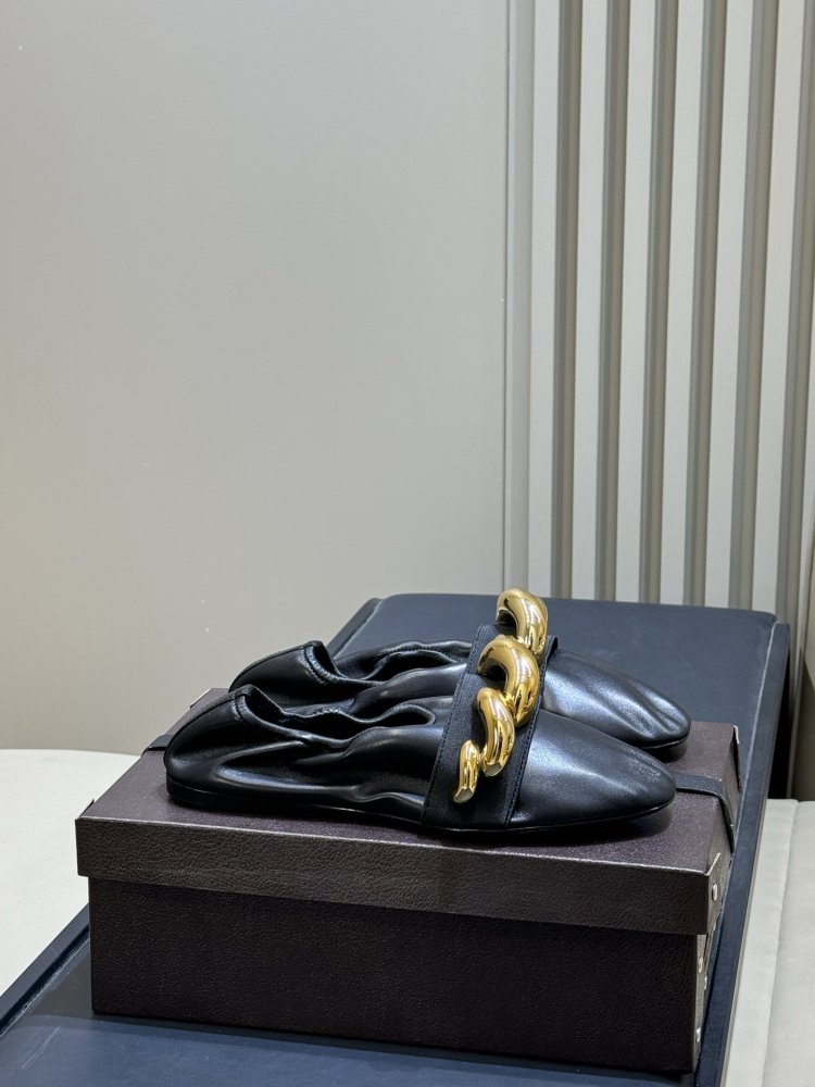 Ballet shoes