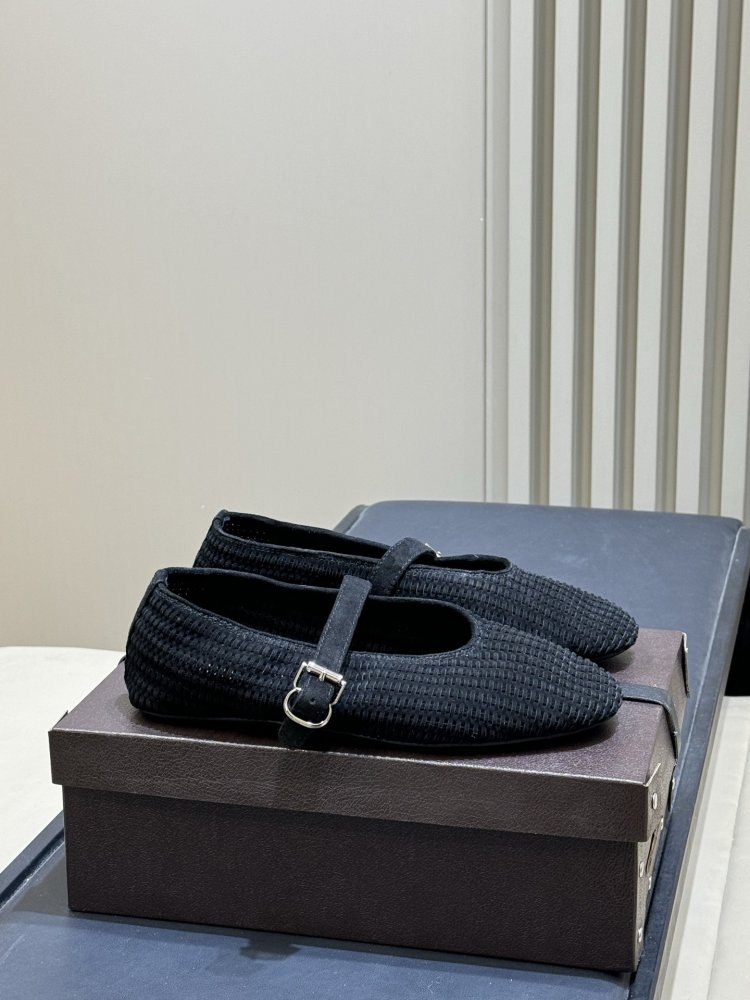 Ballet shoes
