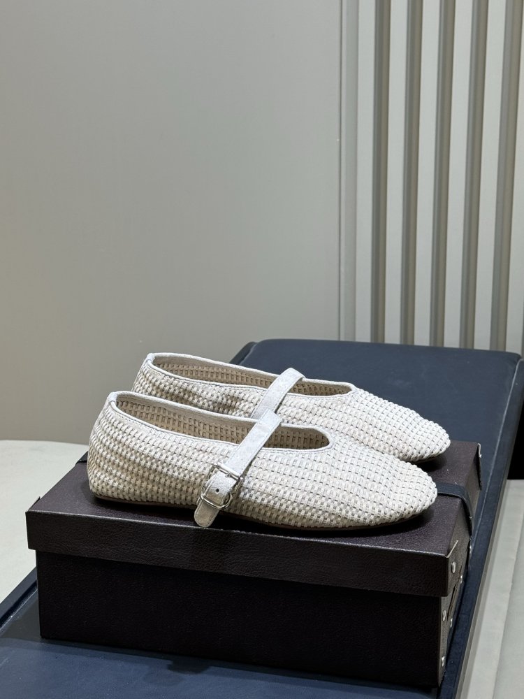 Ballet shoes