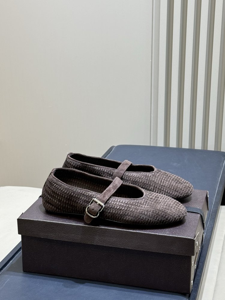 Ballet shoes