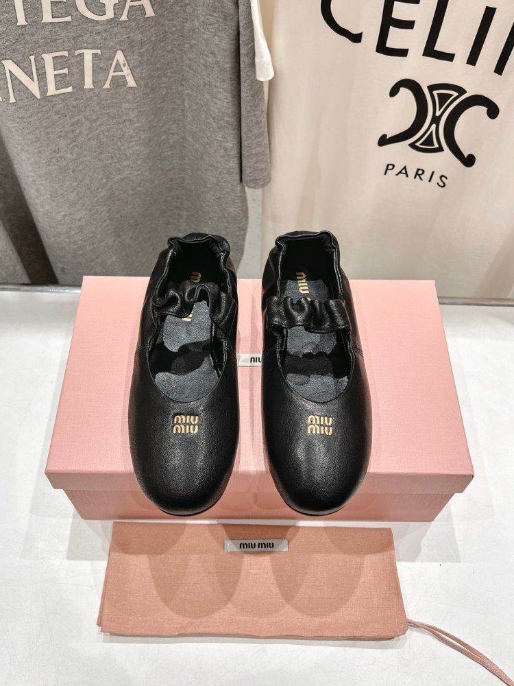 Ballet shoes