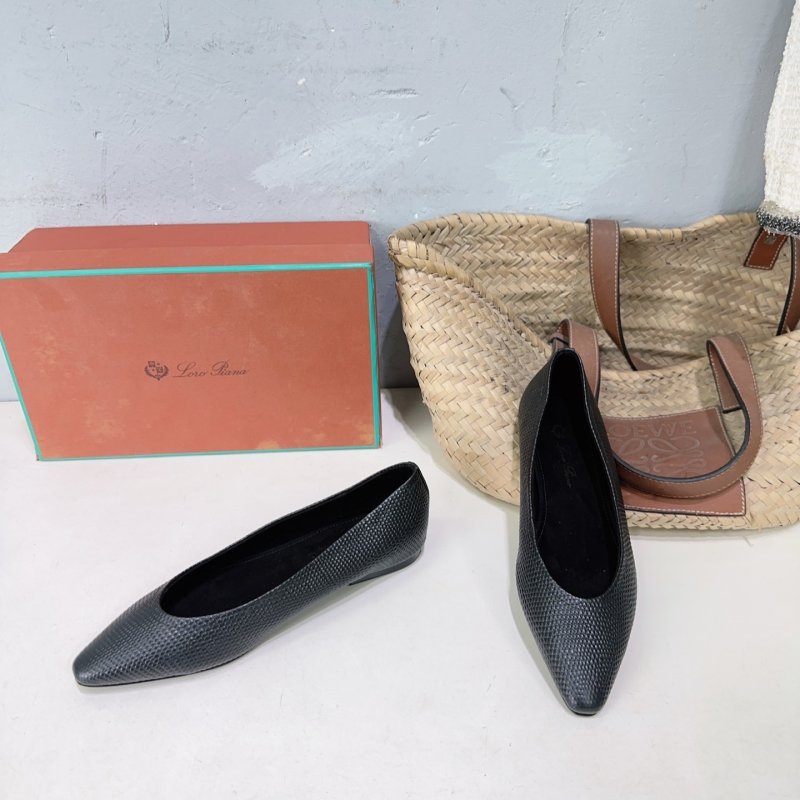 Ballet shoes