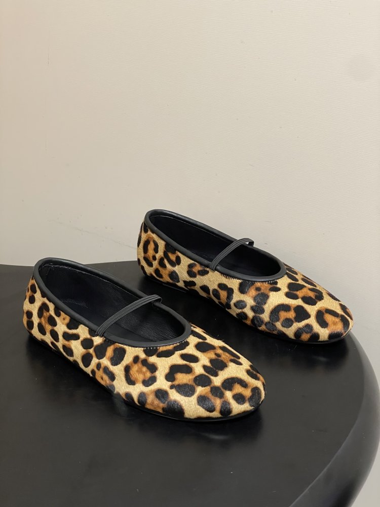 Ballet shoes