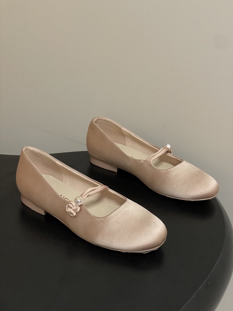 Ballet shoes