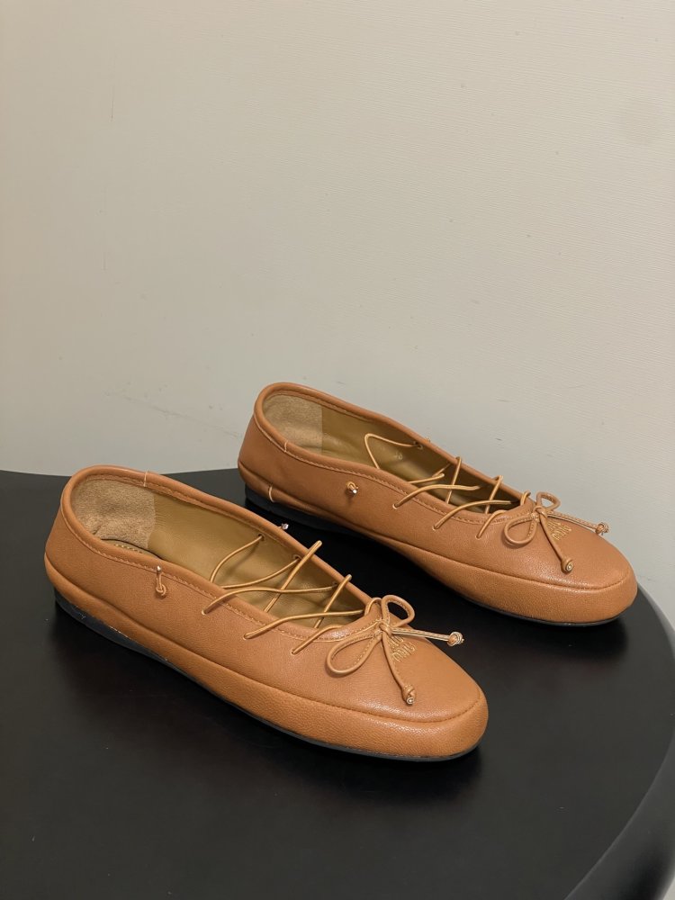 Ballet shoes