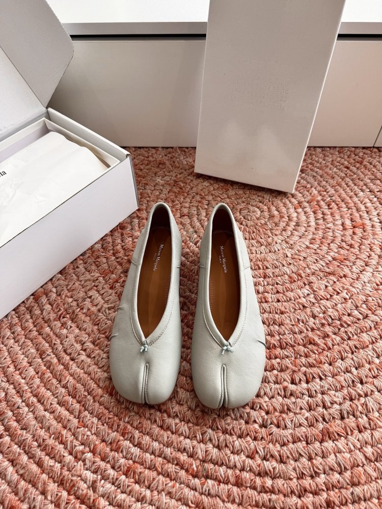 Ballet shoes