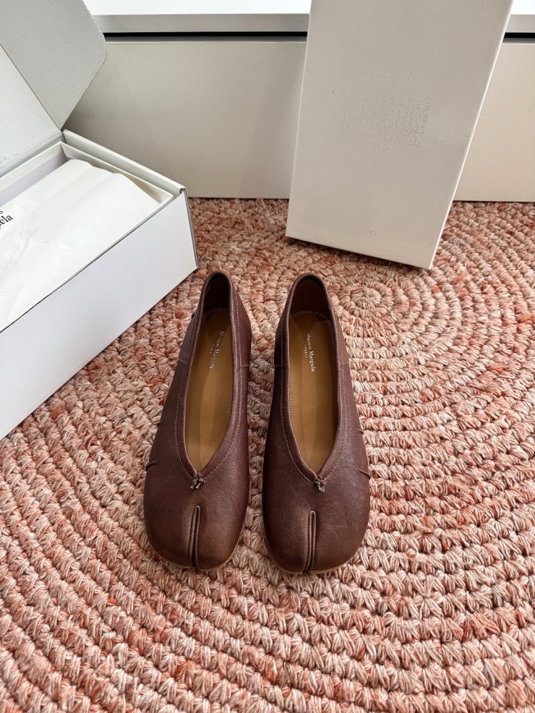 Ballet shoes