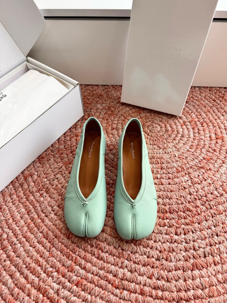 Ballet shoes