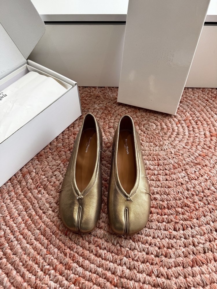 Ballet shoes
