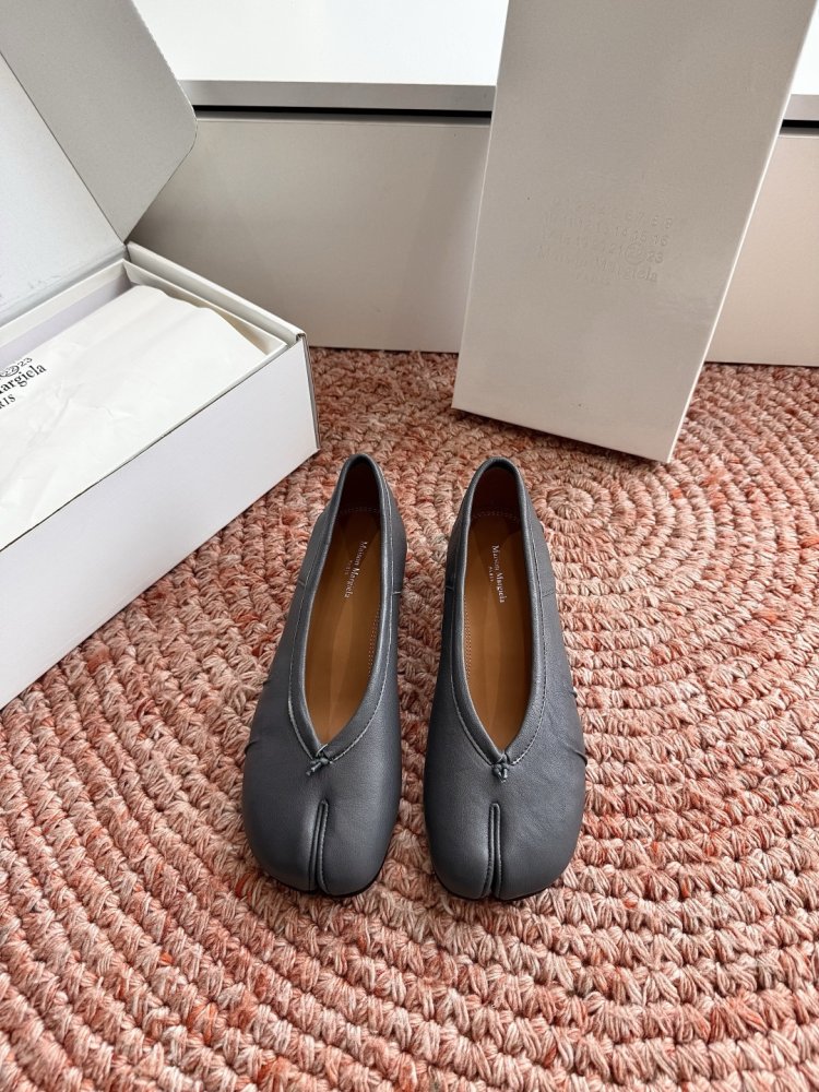 Ballet shoes