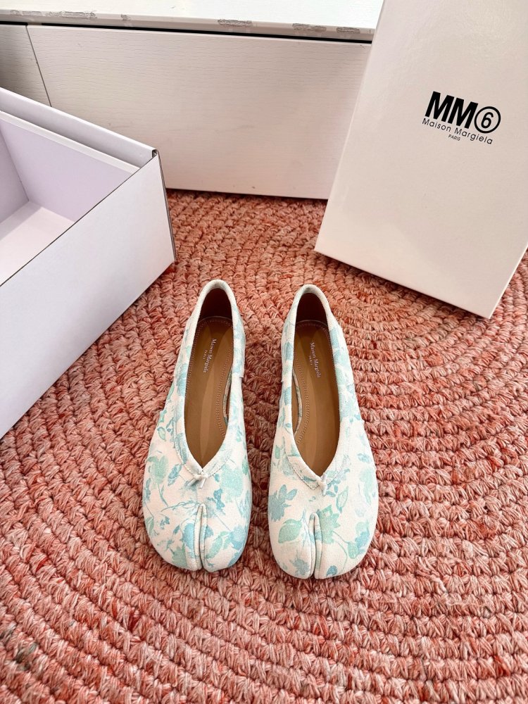 Ballet shoes