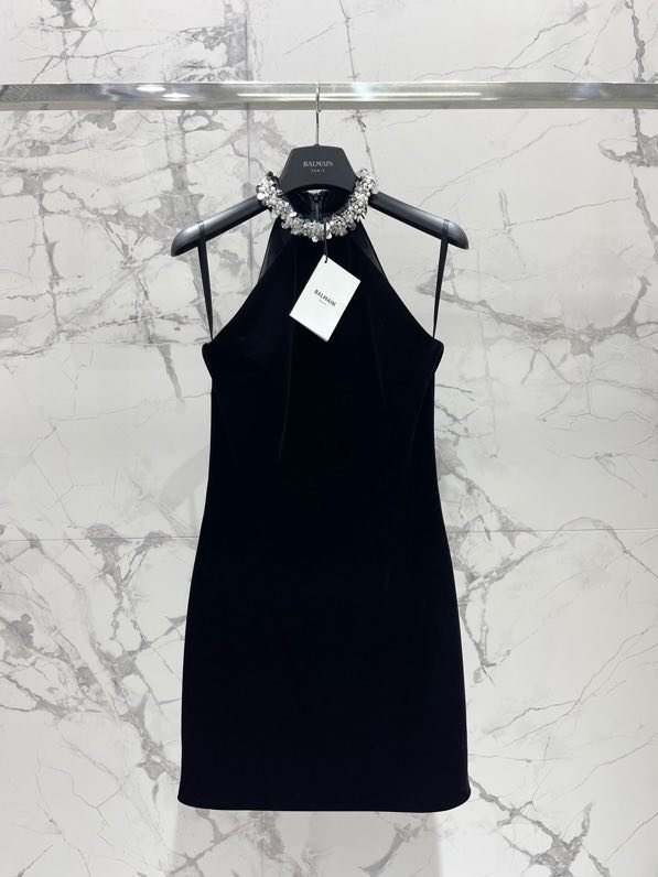 Бархатное платье с жемчужным воротником фото 2