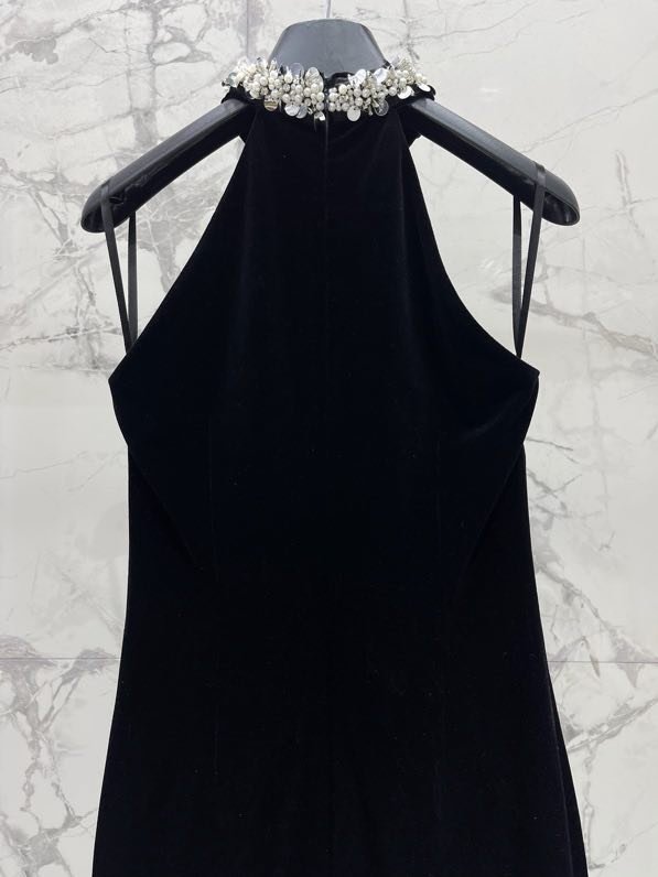 Бархатное платье с жемчужным воротником фото 7