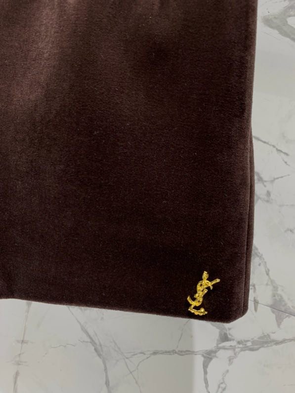 Velvet shorts from side lightning фото 7