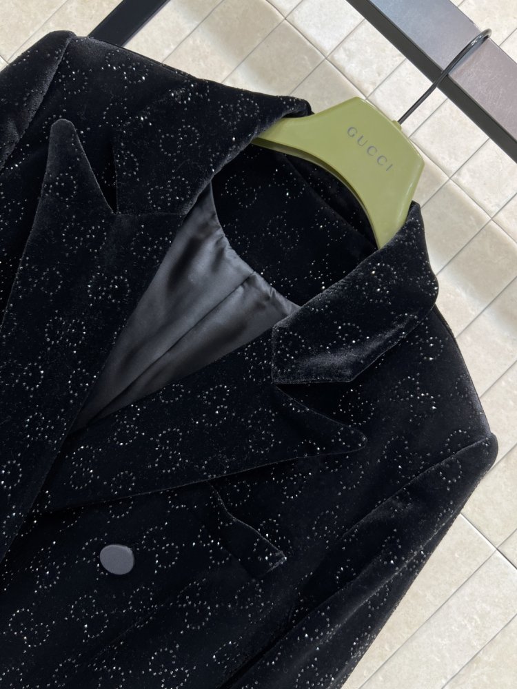 Бархатный блейзер женский фото 2