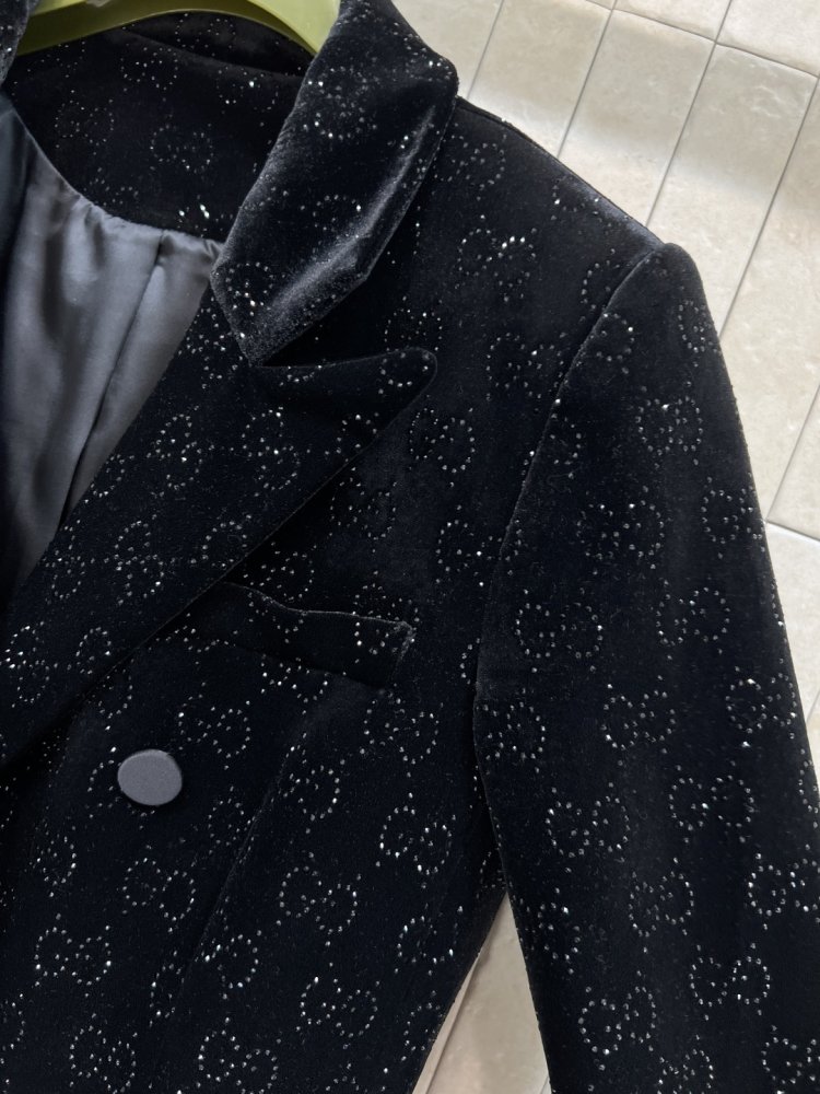 Бархатный блейзер женский фото 6