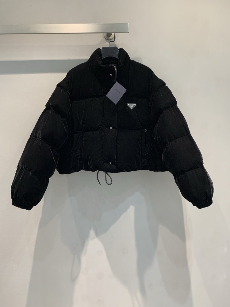 Бархатный пуховик женский