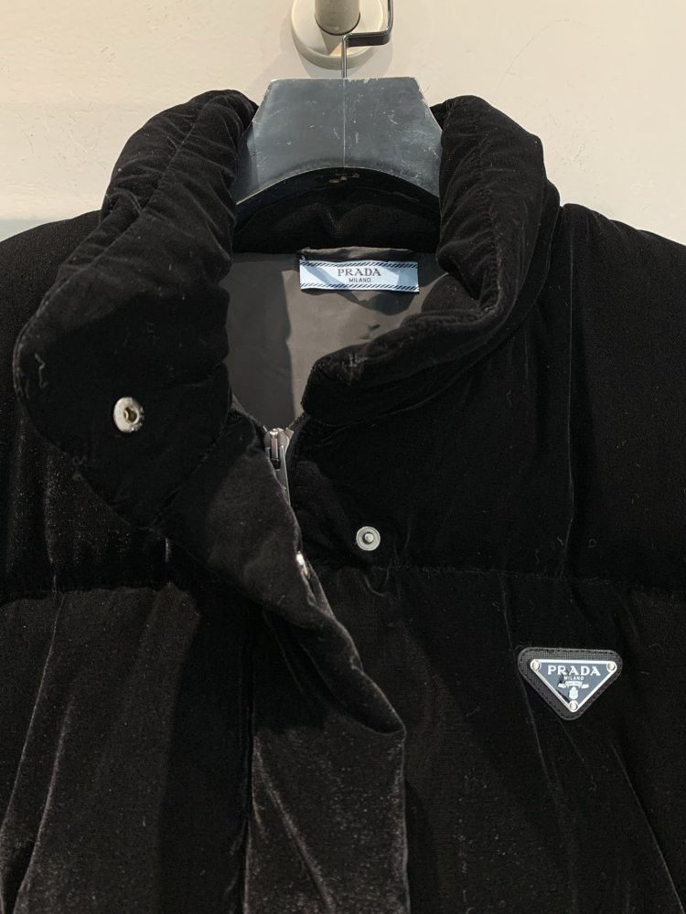 Бархатный пуховик женский фото 4