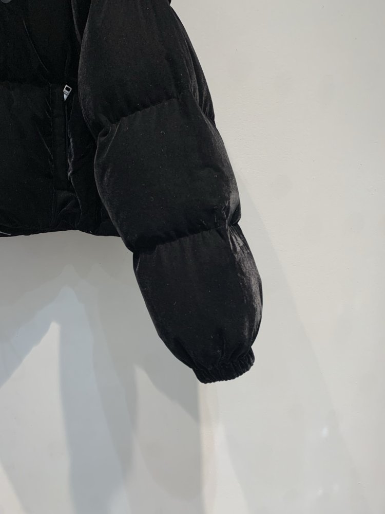 Бархатный пуховик женский фото 5