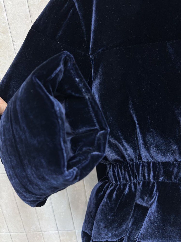 Бархатный пуховик женский фото 6