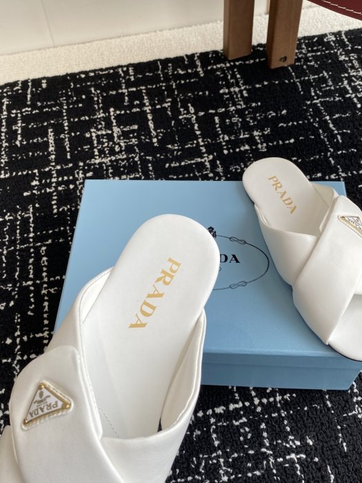 Шлепанцы фото 8