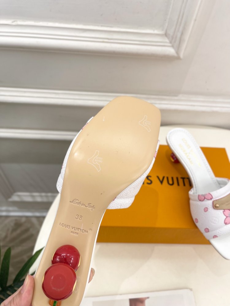 Босоніжки фото 9