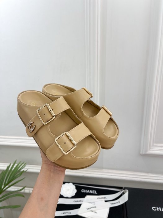 Шлепанцы женские фото 8