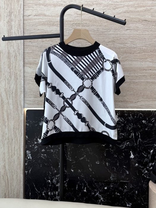 Футболка женская