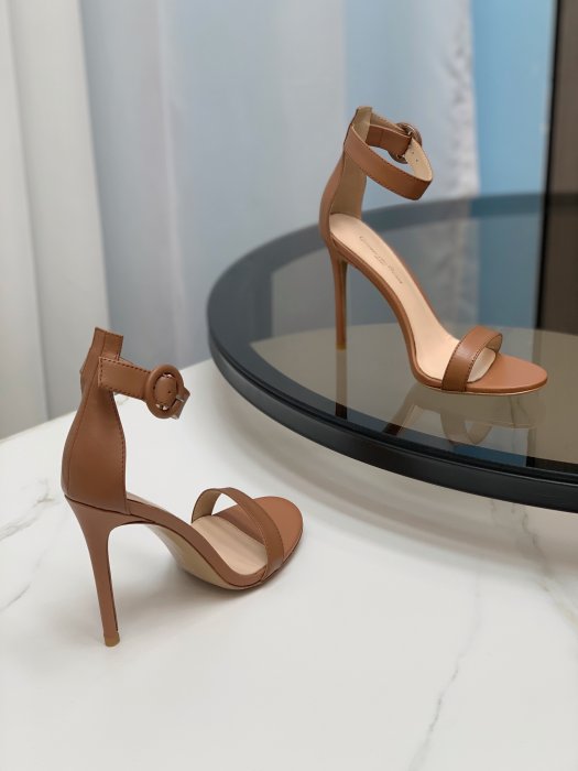 Босоножки фото 3