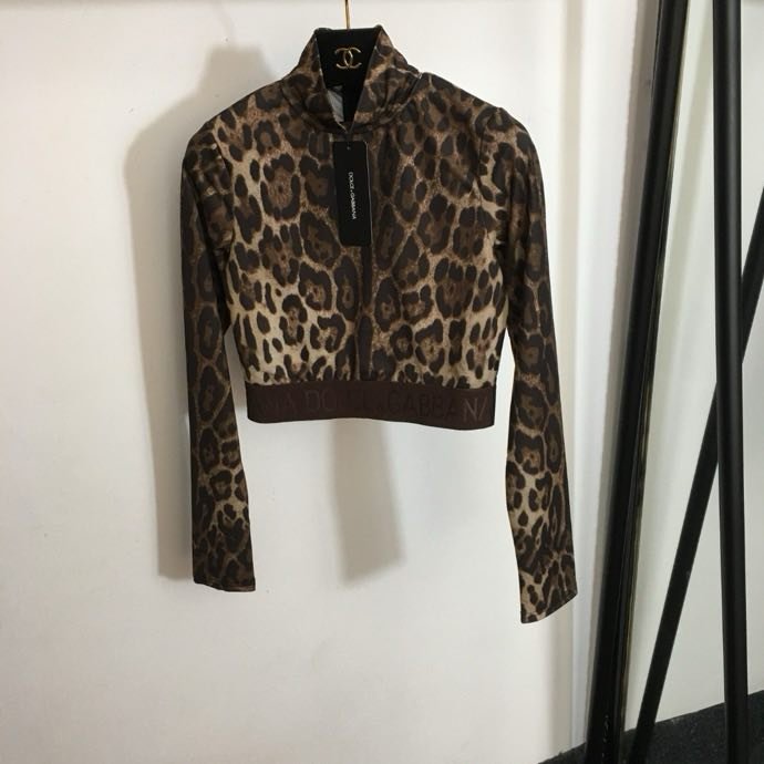 Костюм женский в леопардовом стиле (куртка и юбка) фото 6
