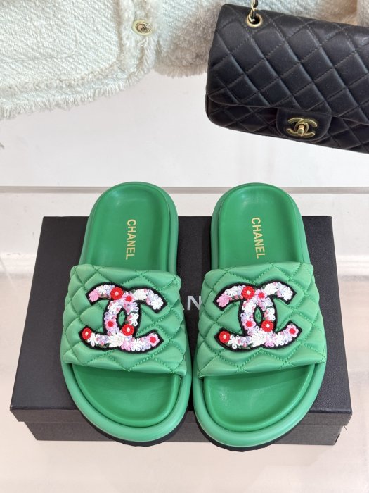 Шлепанцы фото 4