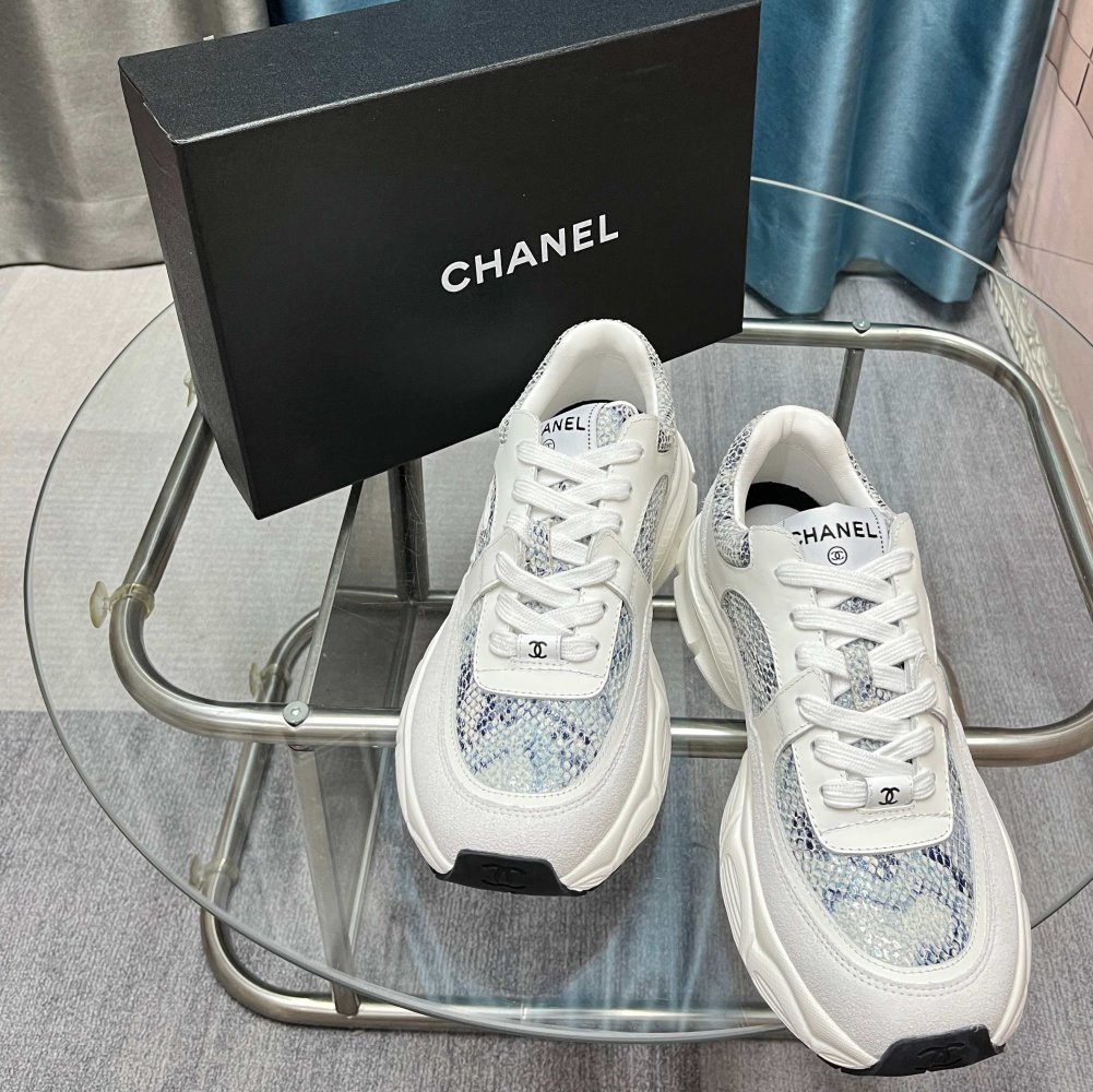 Кроссовки женские фото 7