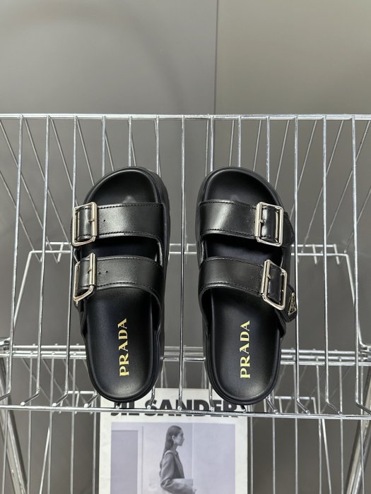 Шлепанцы фото 6