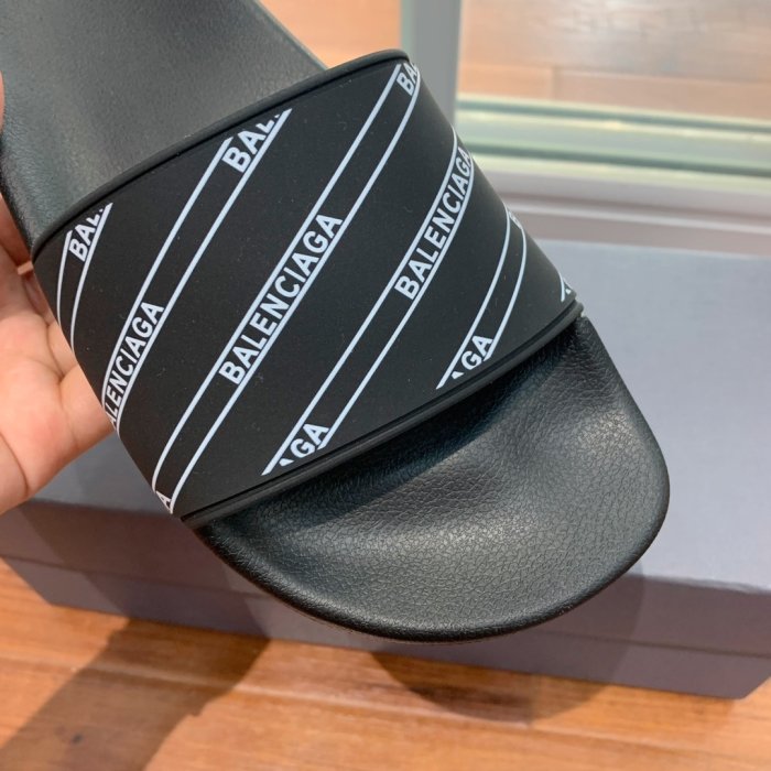 Шлепанцы фото 6