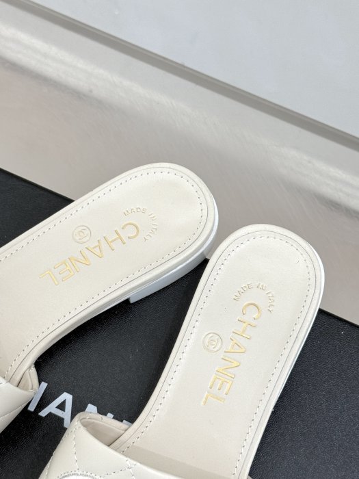 Шльопанці фото 8