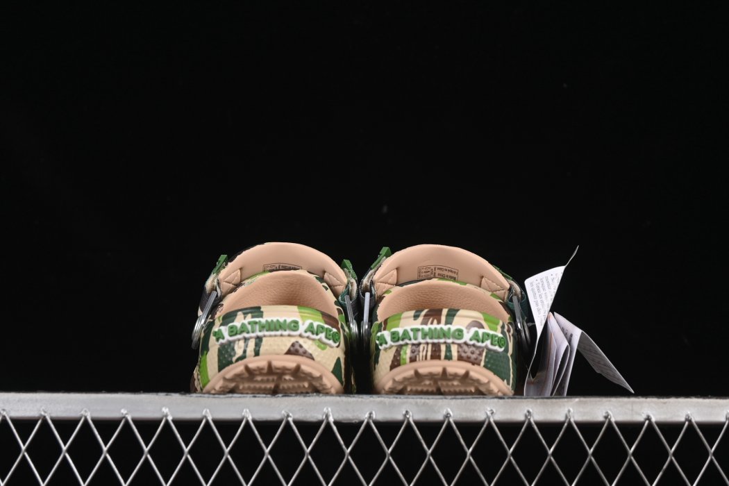 Кроксы Bape x Crocs Classic Clog фото 6