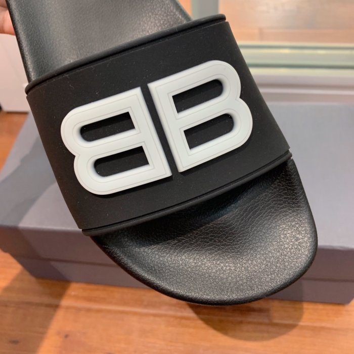 Шлепанцы фото 6