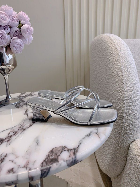 Босоніжки фото 4