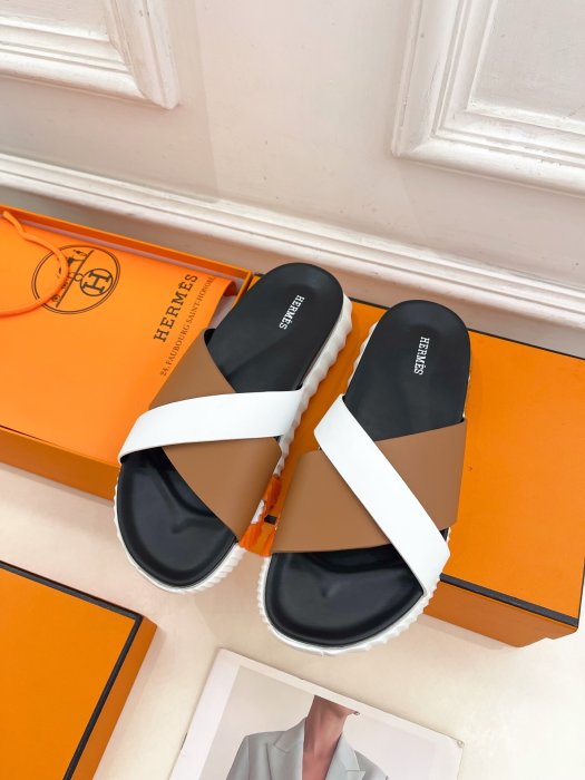 Шлепанцы женские фото 5