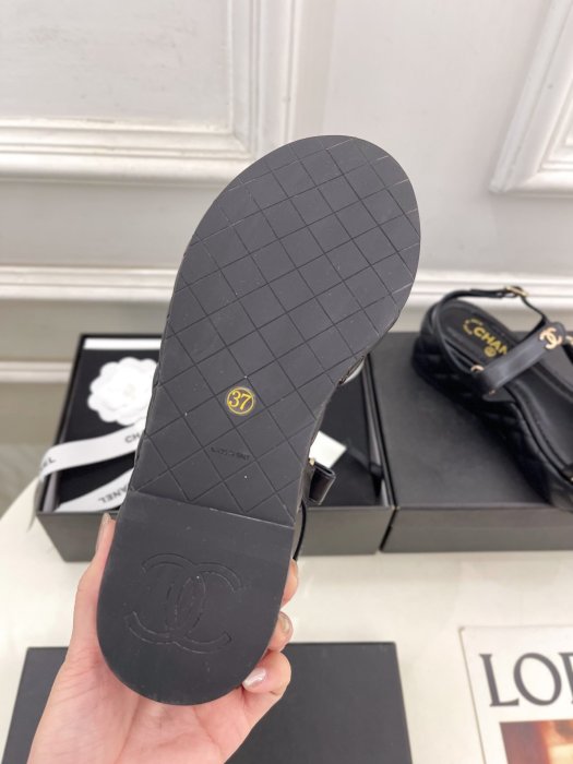 Сандалии женские фото 9