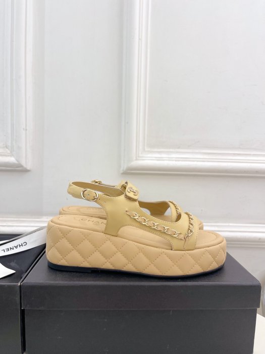 Сандалі жіночі фото 4