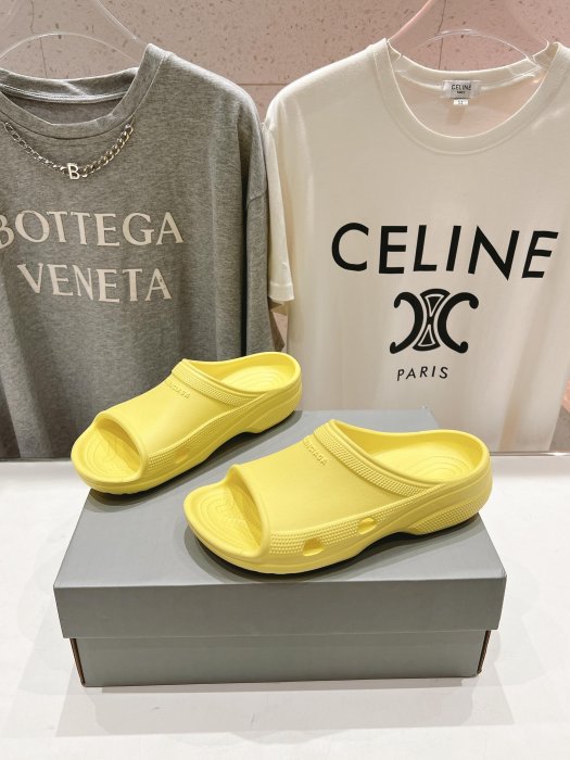 Шлепанцы фото 4