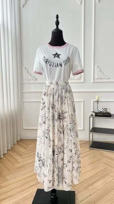 Костюм женский