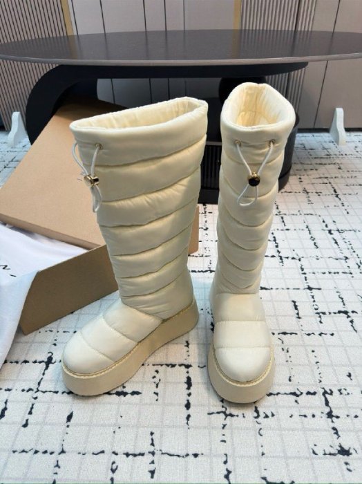 Boots women's